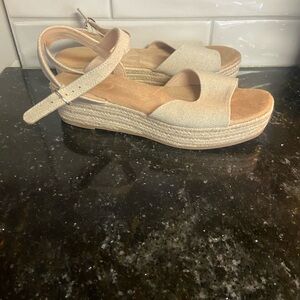 Old Navy Beige Sandals